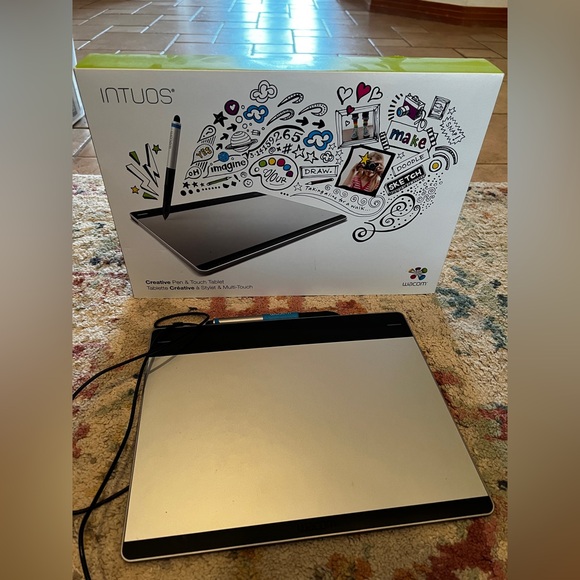 Wacom Intuos CTH-680 Creative Pen & Touch Tablet - Picture 1 of 9